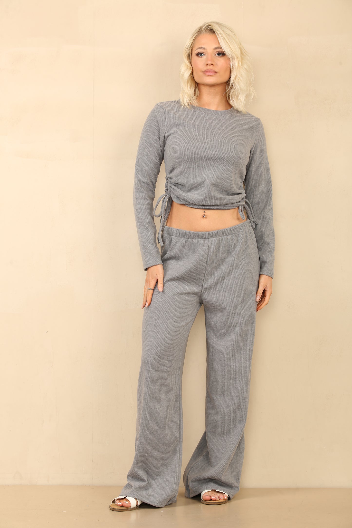 Ensemble crop top avec pantalon et noeud resserage cordon velours urbain ref-8956