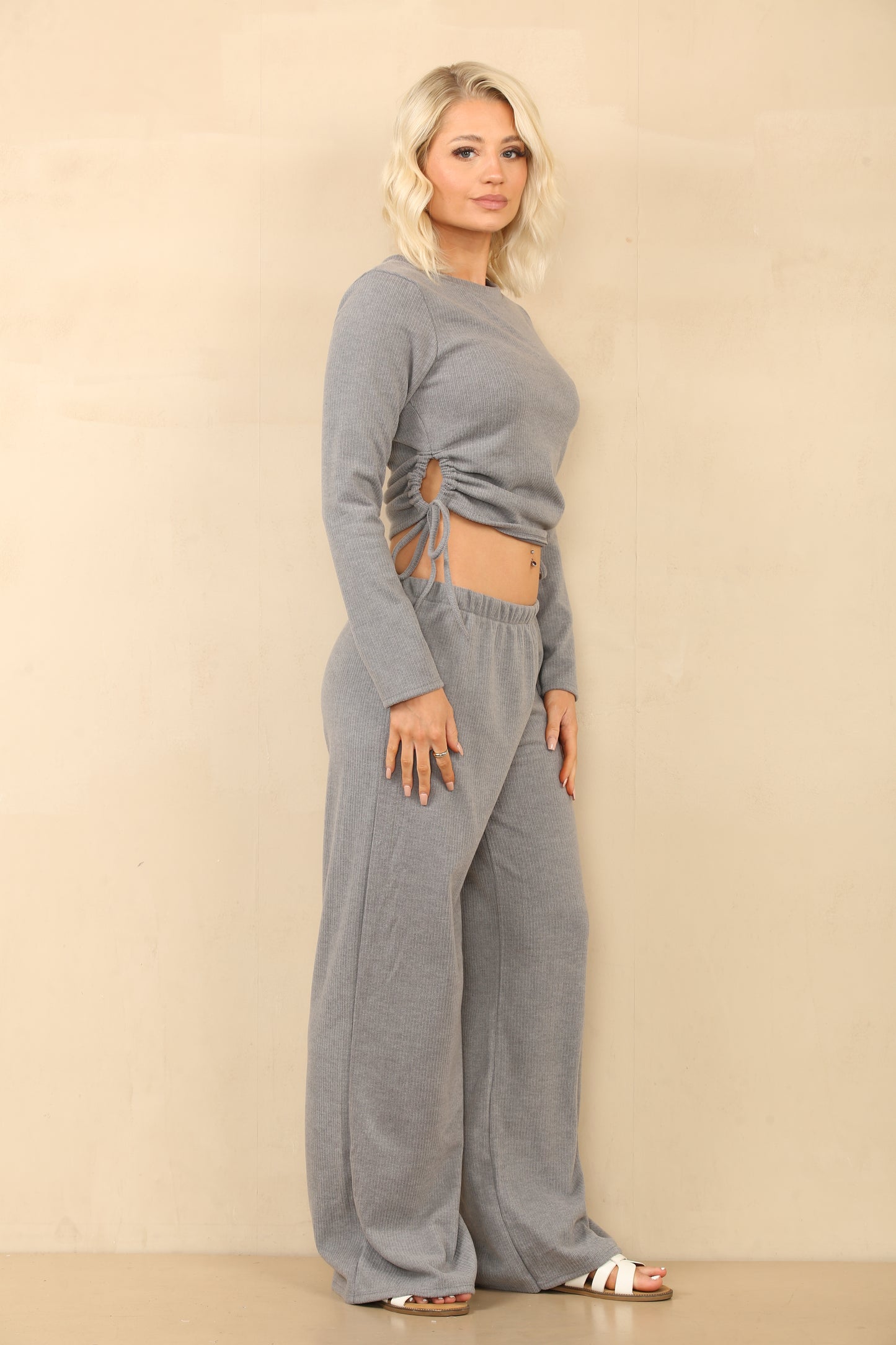 Ensemble crop top avec pantalon et noeud resserage cordon velours urbain ref-8956