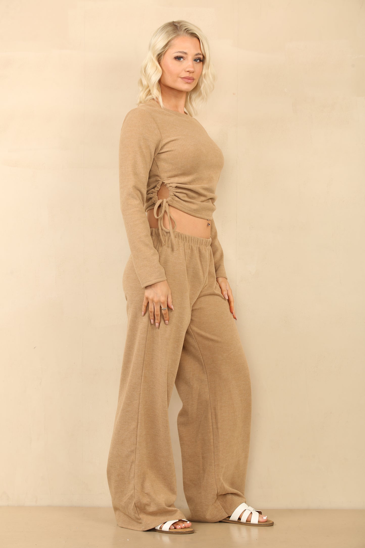 Ensemble crop top avec pantalon et noeud resserage cordon velours urbain ref-8956