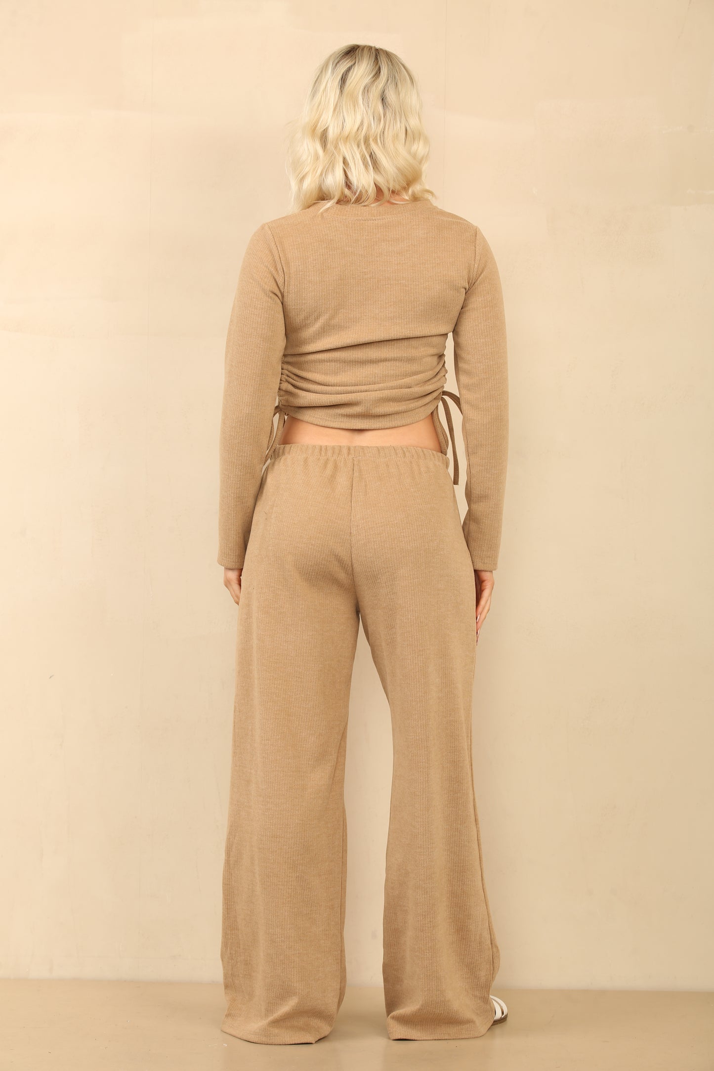 Ensemble crop top avec pantalon et noeud resserage cordon velours urbain ref-8956