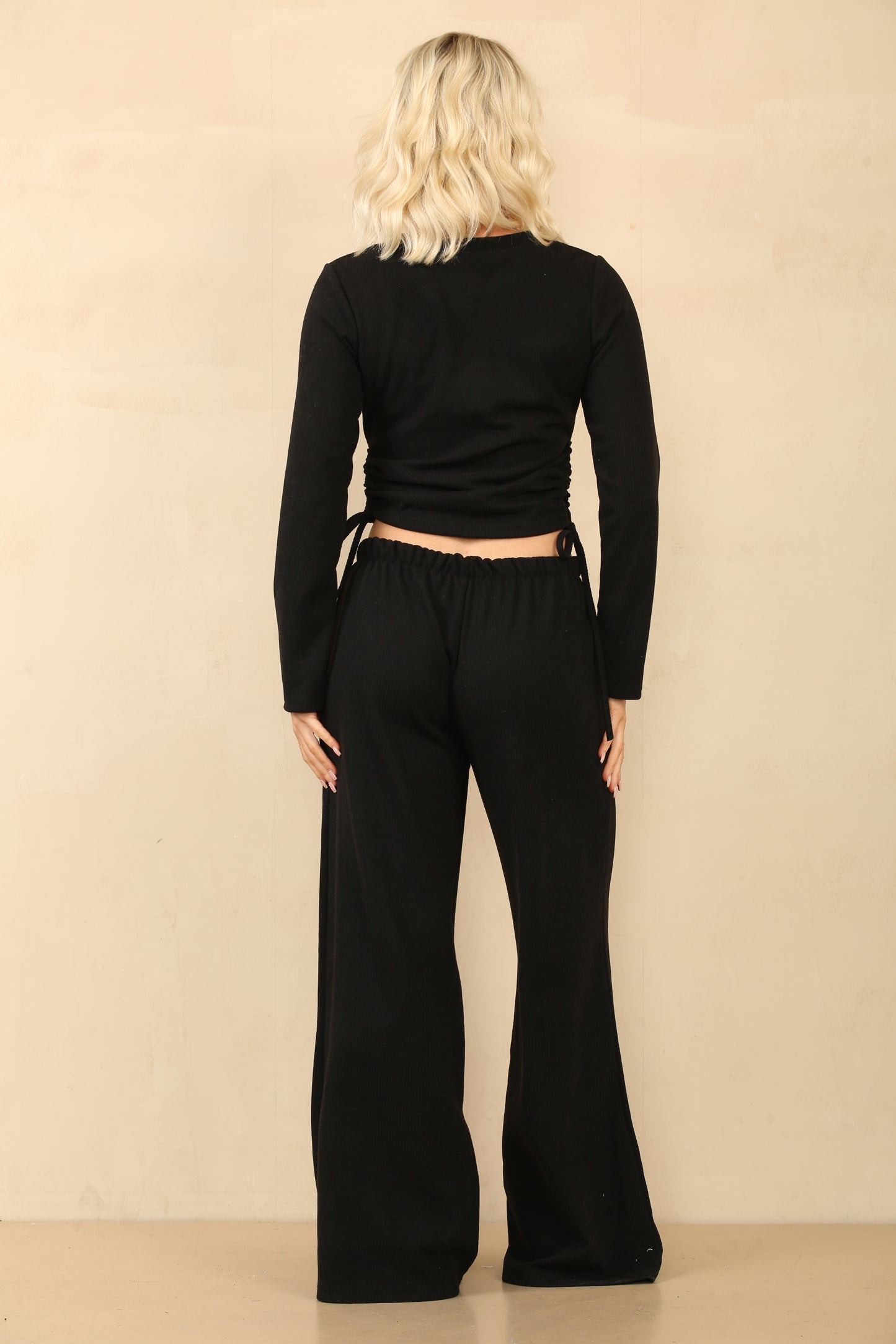 Ensemble crop top avec pantalon et noeud resserage cordon velours urbain ref-8956