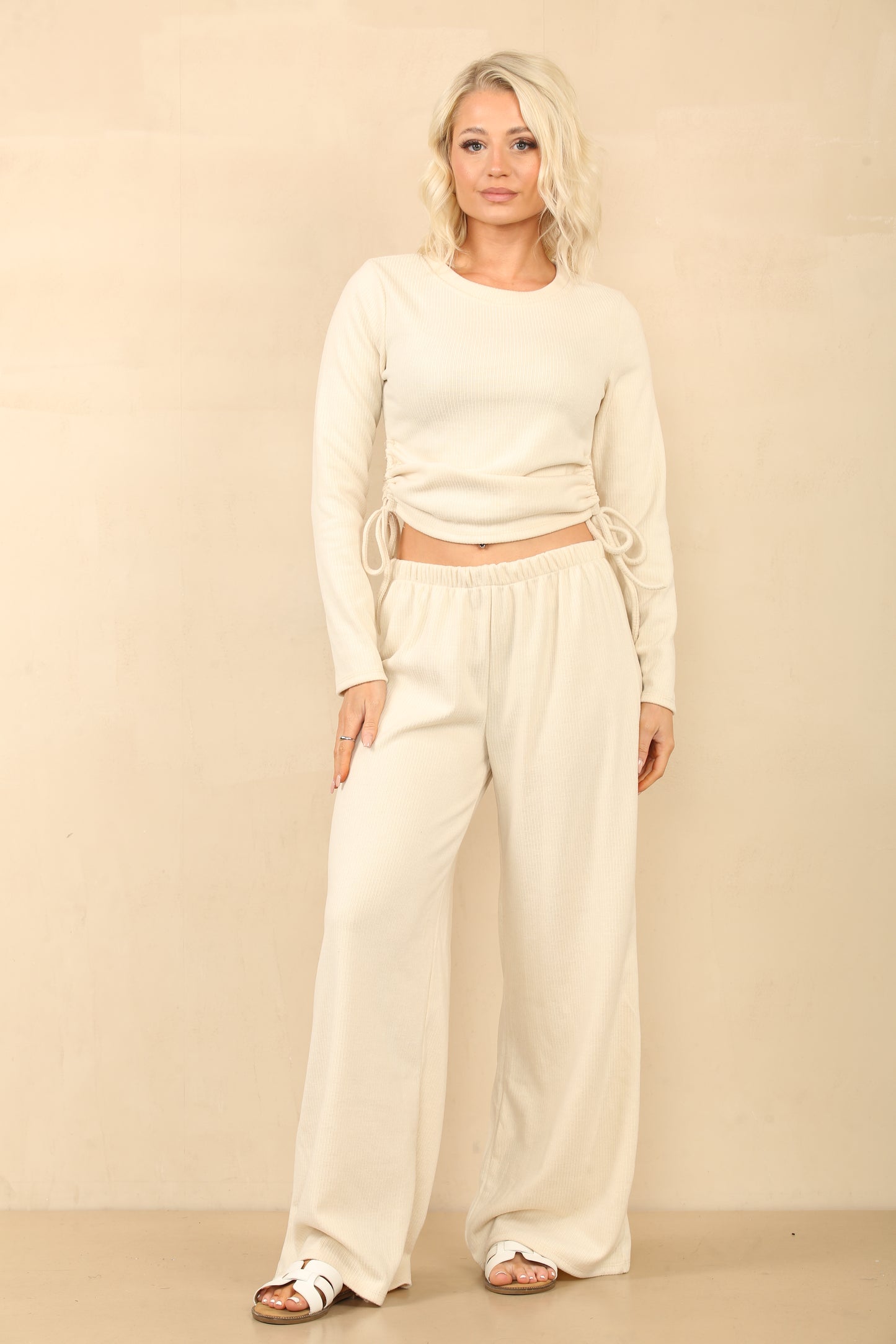 Ensemble crop top avec pantalon et noeud resserage cordon velours urbain ref-8956