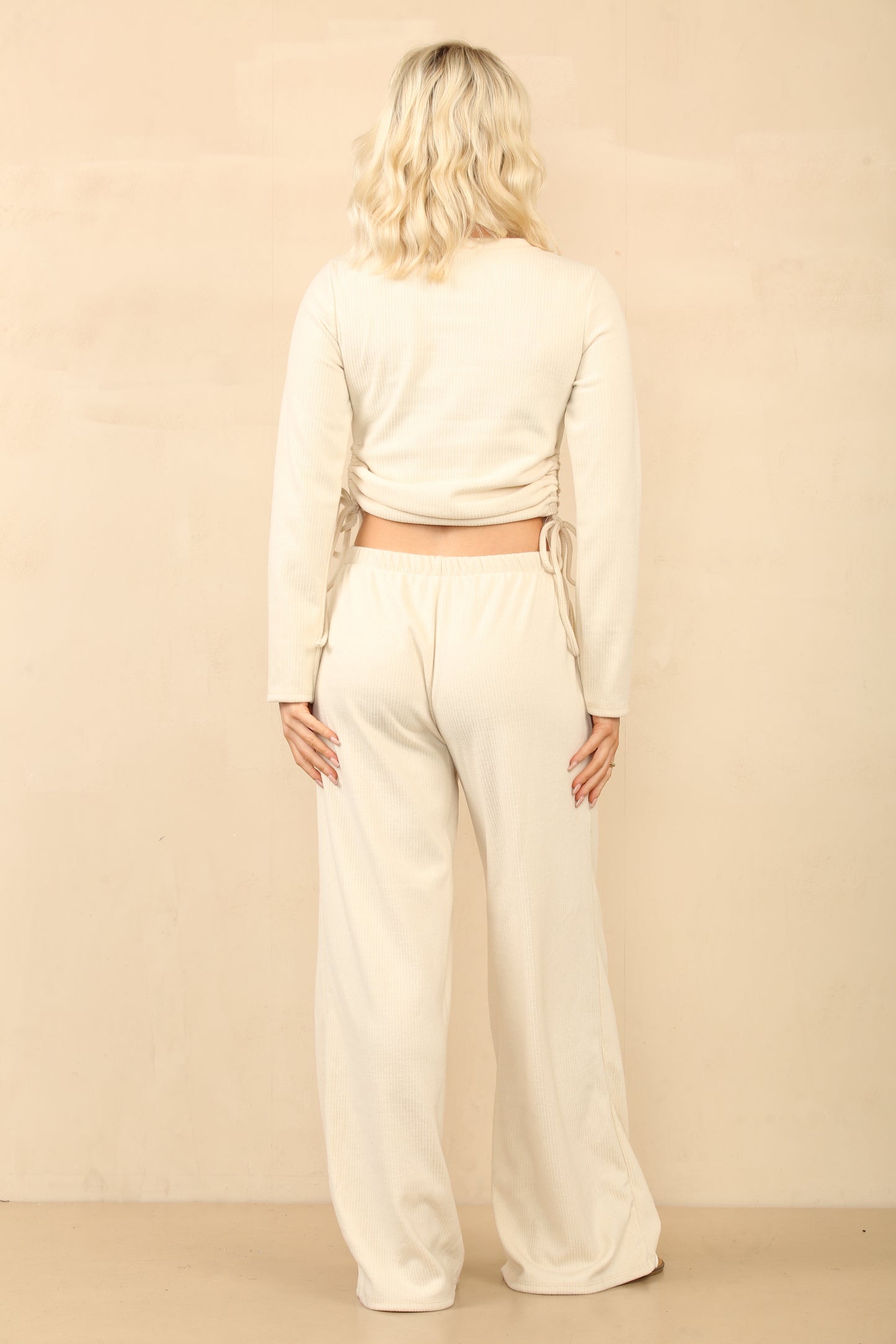 Ensemble crop top avec pantalon et noeud resserage cordon velours urbain ref-8956