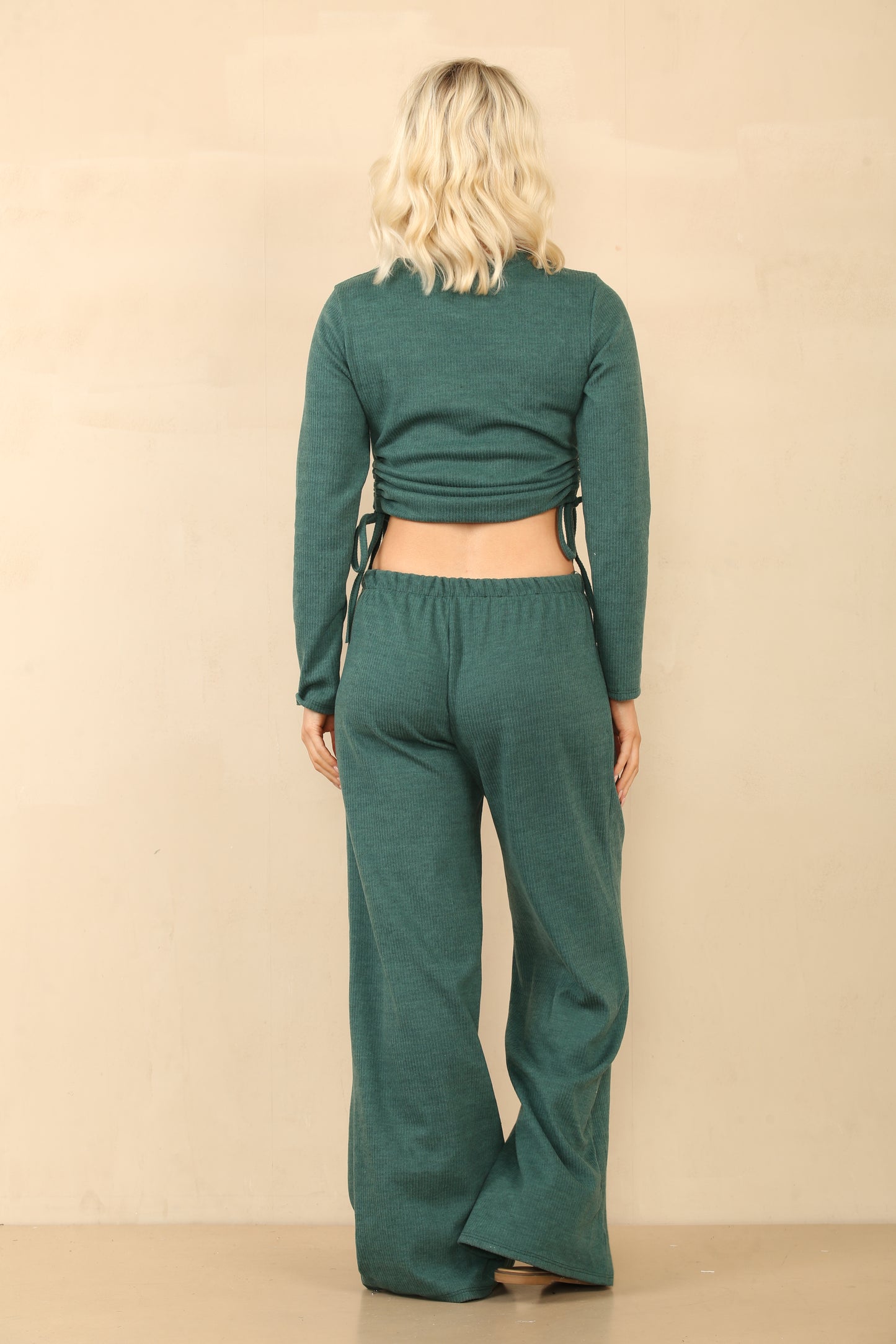 Ensemble crop top avec pantalon et noeud resserage cordon velours urbain ref-8956